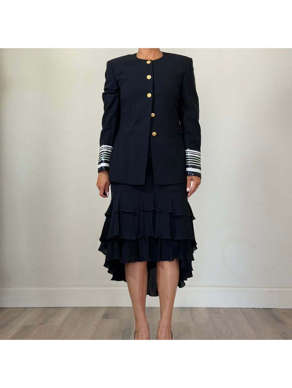 Escada - Picture 4 of 8